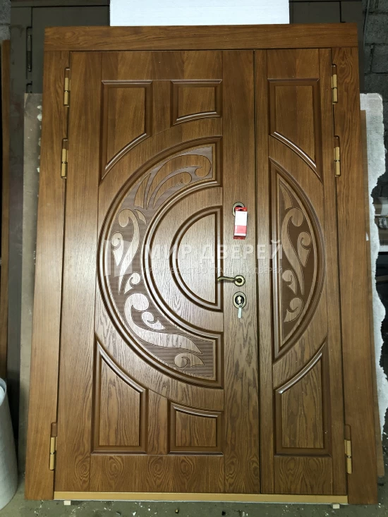 Элитная дверь с резьбой и терморазрывом - фото